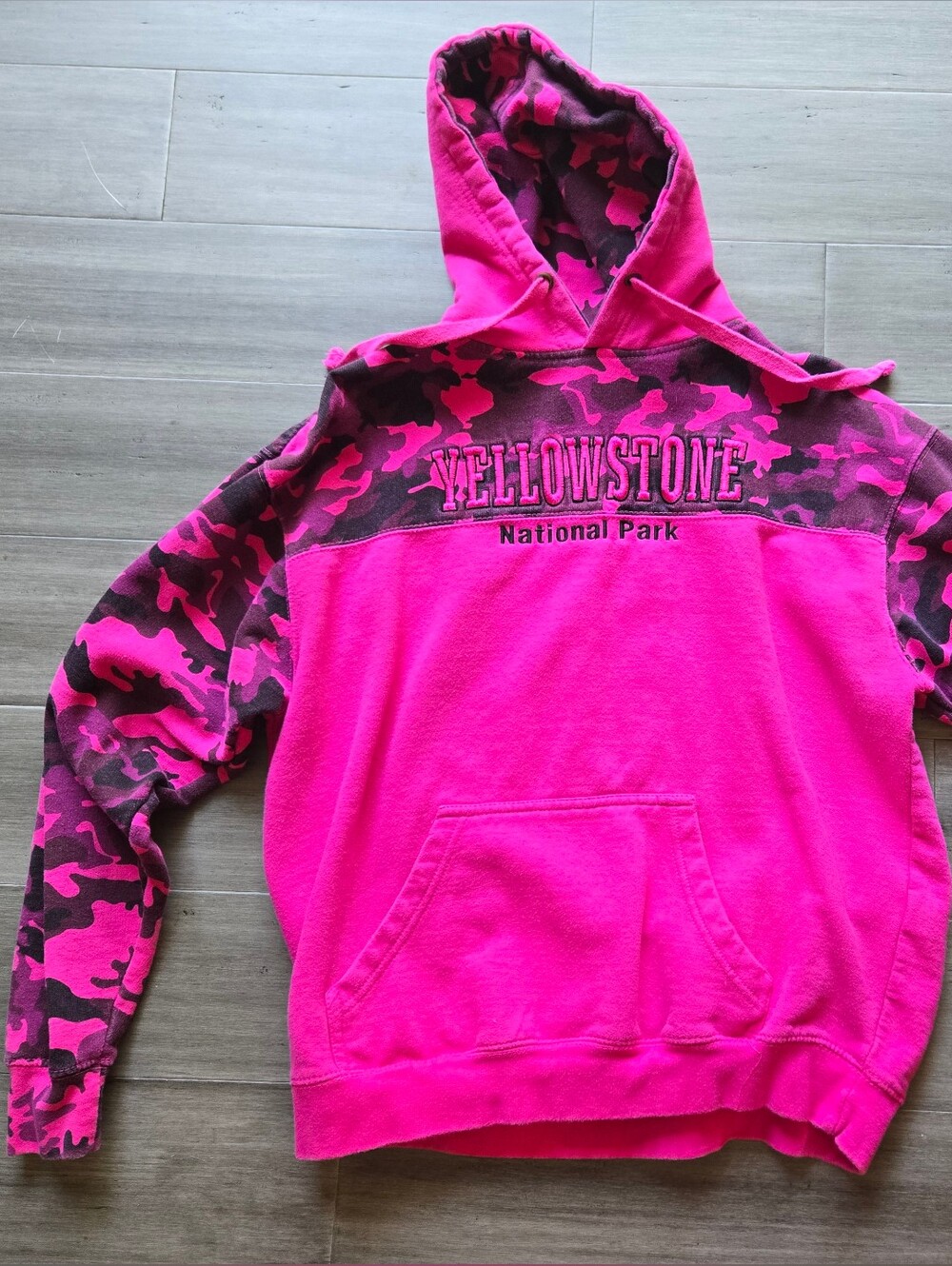 YELLOWSTONE NATIONAL PARK HOODIE